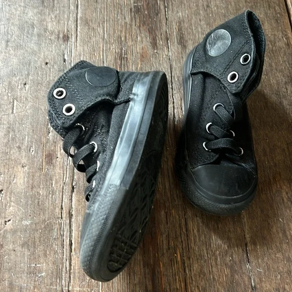 Converse black toddler 8 Velcro slip on high tops - Picture 5 of 5